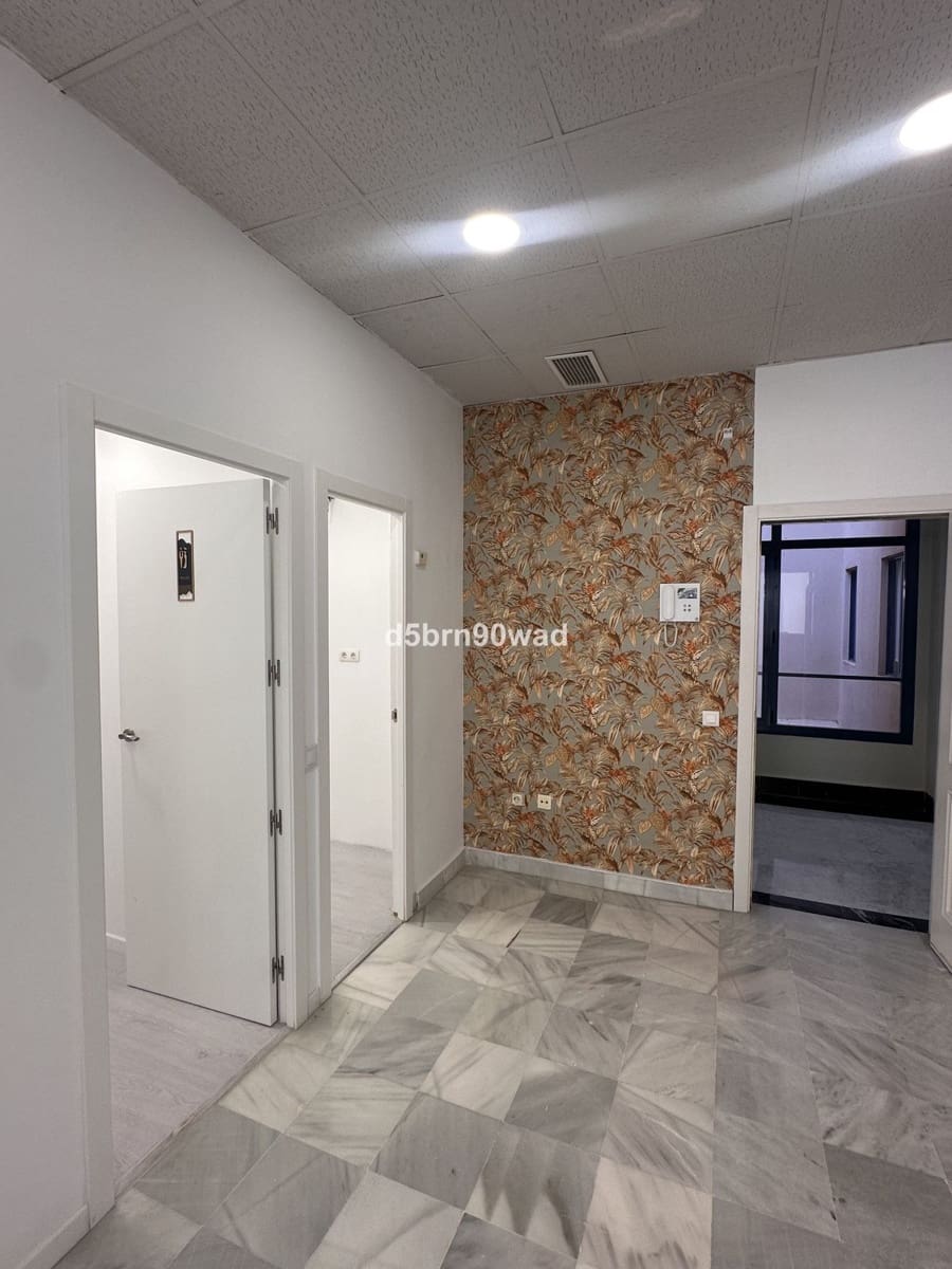 Kontor till salu i Marbella - 325 000 € (Ref: 9894608)