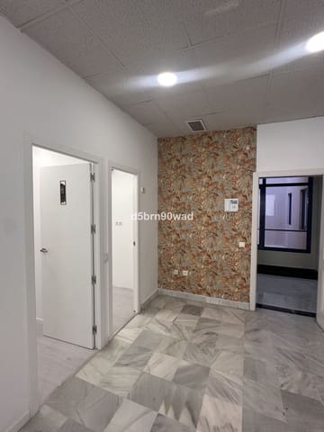 Bureau à vendre à Marbella - 325 000 € (Ref: 9894608)