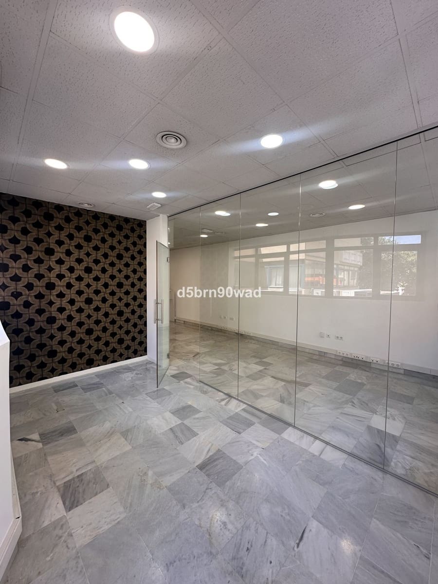 Kontor till salu i Marbella - 325 000 € (Ref: 9894608)