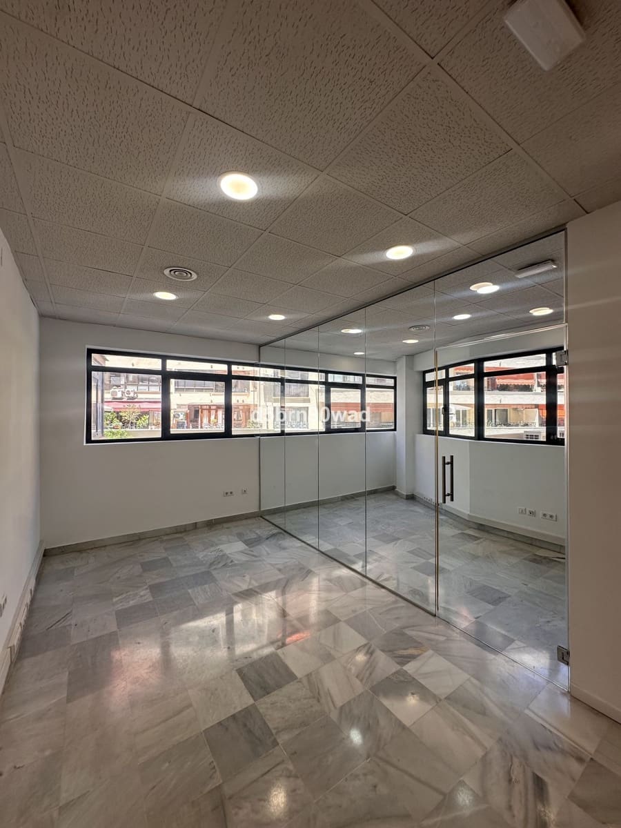Kontor till salu i Marbella - 325 000 € (Ref: 9894608)