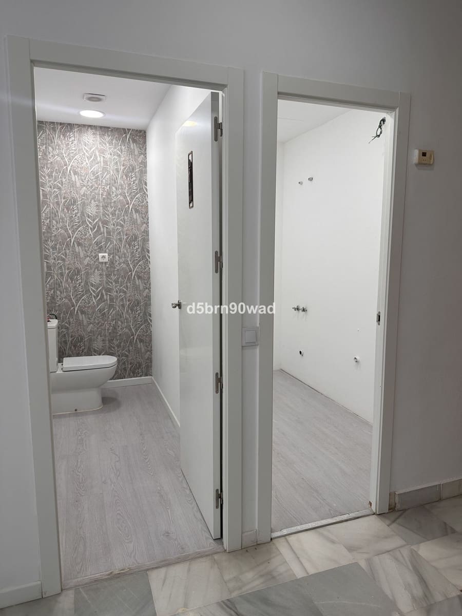 Kontor till salu i Marbella - 325 000 € (Ref: 9894608)