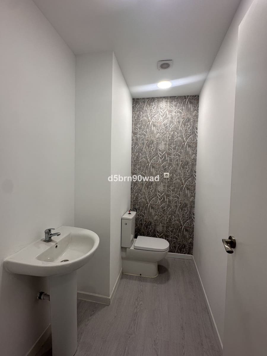 Kontor till salu i Marbella - 325 000 € (Ref: 9894608)