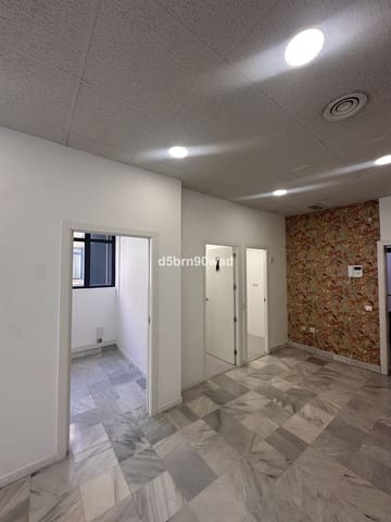 Bureau à vendre à Marbella - 325 000 € (Ref: 9894608)