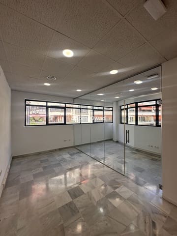 Bureau à vendre à Marbella - 325 000 € (Ref: 9894608)