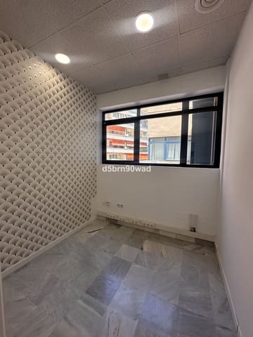 Bureau à vendre à Marbella - 325 000 € (Ref: 9894608)