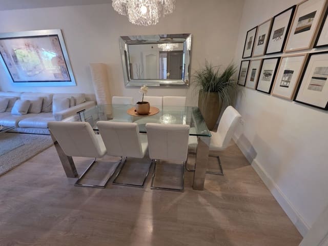 3 soveværelse Lejlighed til salg i Golden Mile, Marbella - € 950.000 (Ref: 9894614)