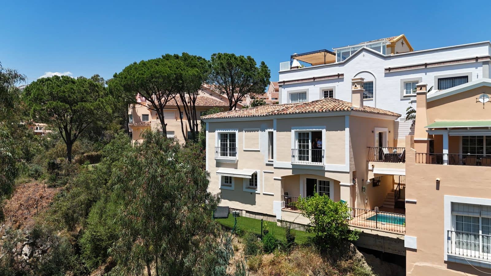3 quarto Moradia para venda em Nueva Andalucia - 1 445 000 € (Ref: 9894625)