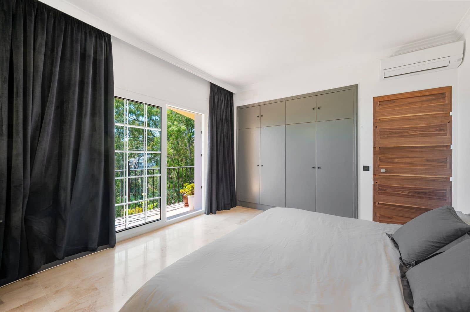 3 quarto Moradia para venda em Nueva Andalucia - 1 445 000 € (Ref: 9894625)