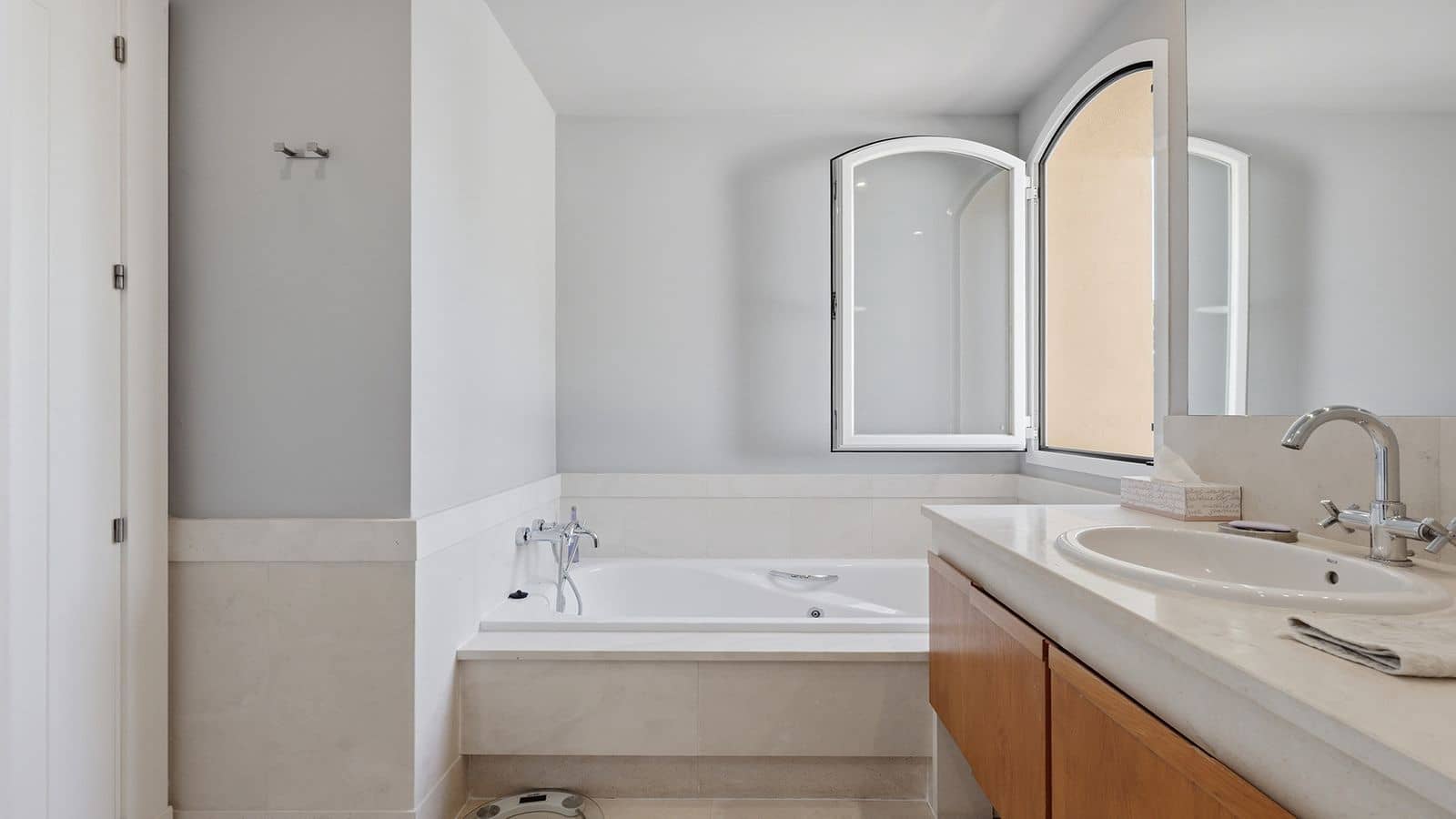3 slaapkamer Appartement te koop in Casares - € 620.000 (Ref: 9894627)