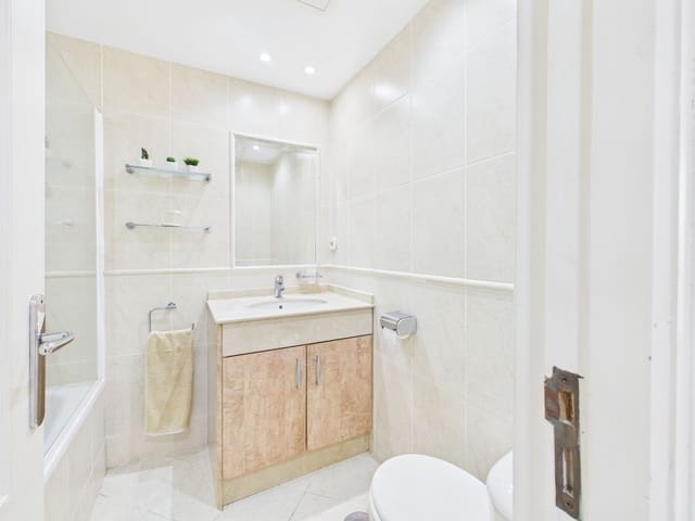 2 makuuhuone Huoneisto myytävänä paikassa La Quinta, Benahavís - 399 999 € (Ref: 9894628)