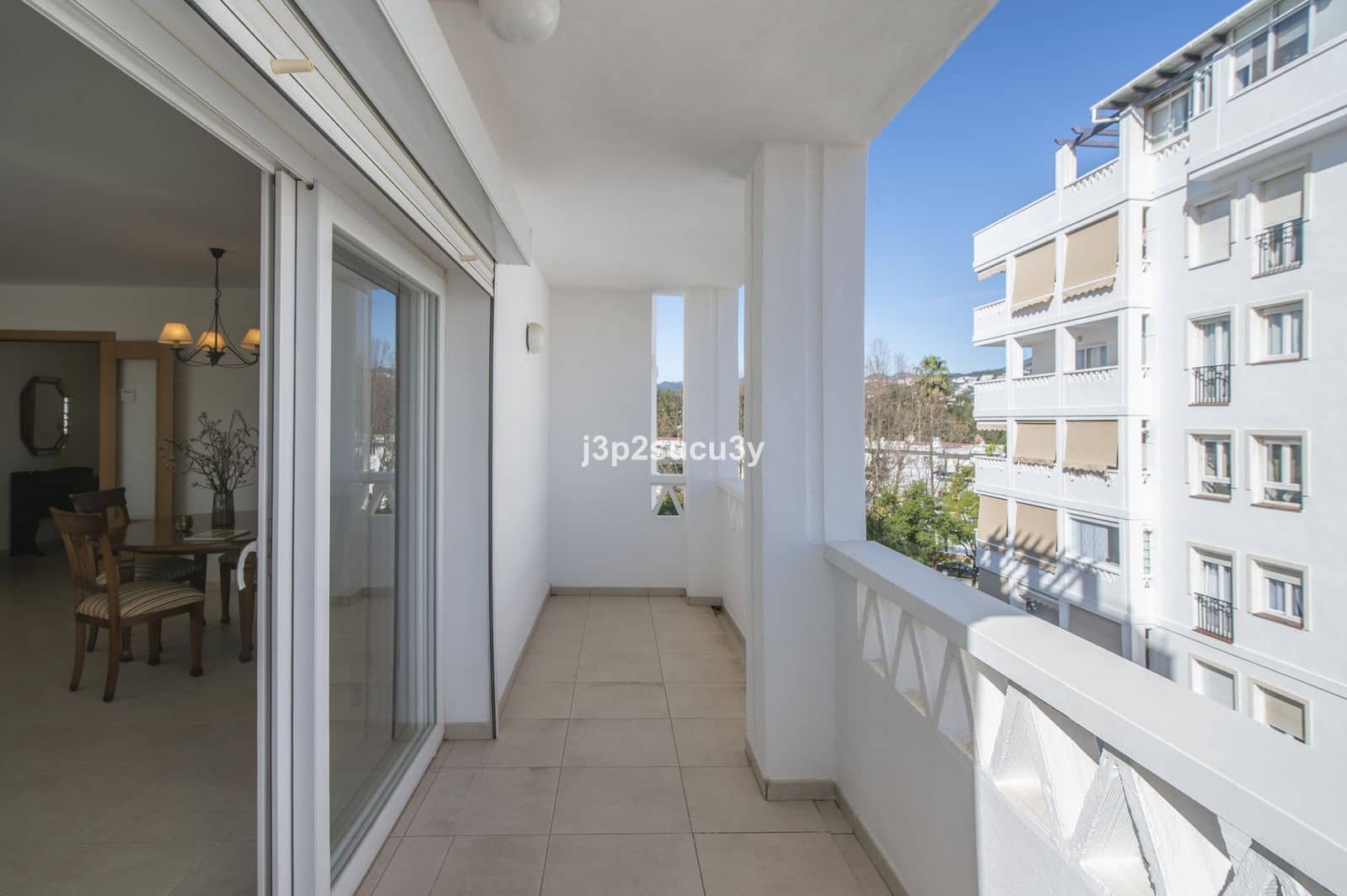 4 bedroom Apartment for sale in Nueva Andalucia - € 450,000 (Ref: 9894629)