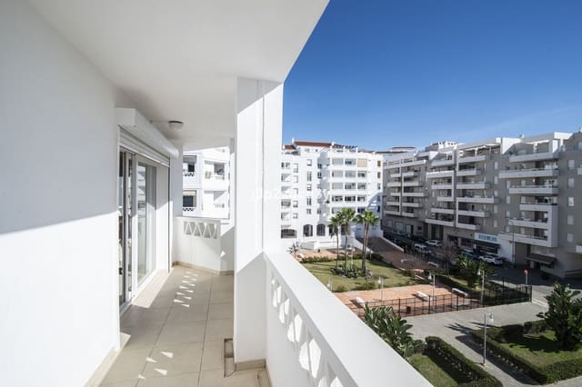 4 bedroom Apartment for sale in Nueva Andalucia, Marbella - € 450,000 (Ref: 9894629)