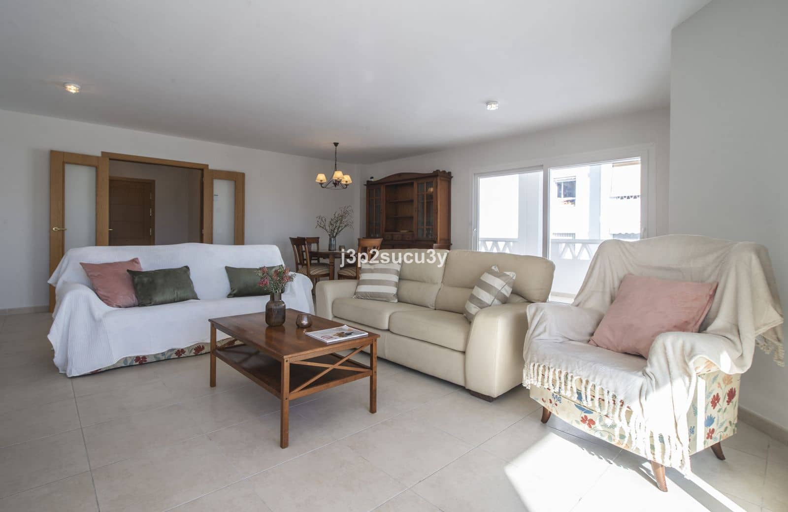 4 bedroom Apartment for sale in Nueva Andalucia - € 450,000 (Ref: 9894629)