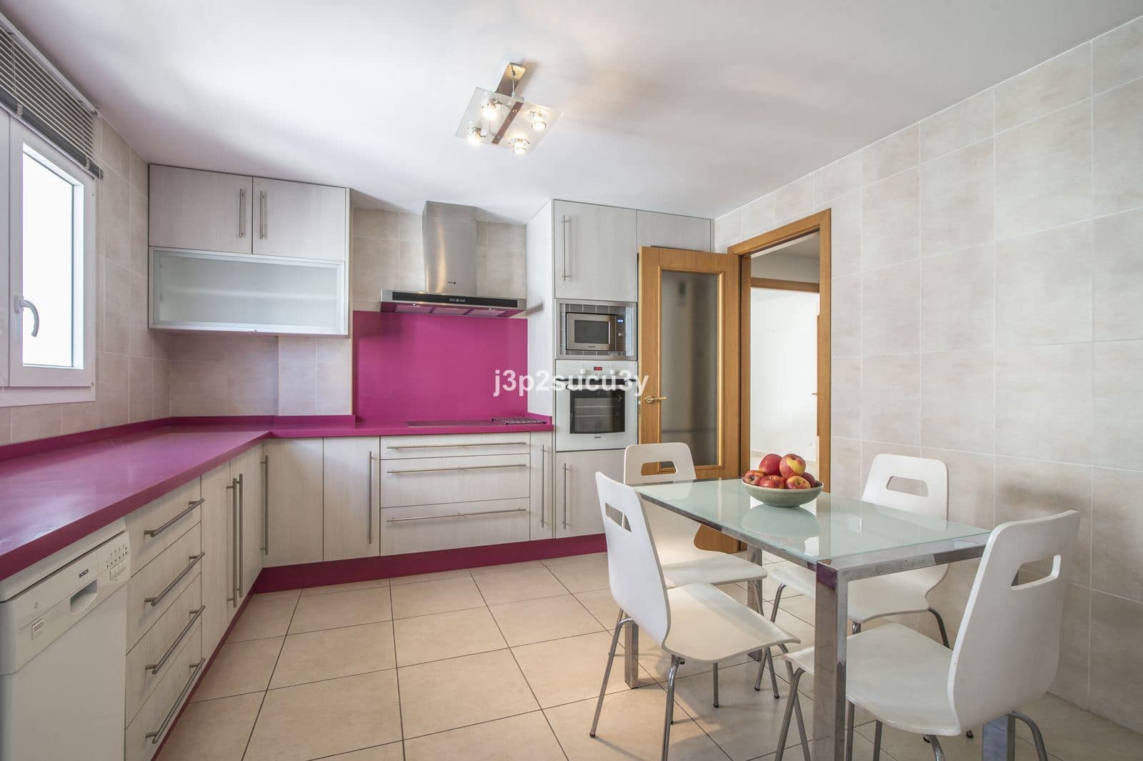 4 bedroom Apartment for sale in Nueva Andalucia - € 450,000 (Ref: 9894629)