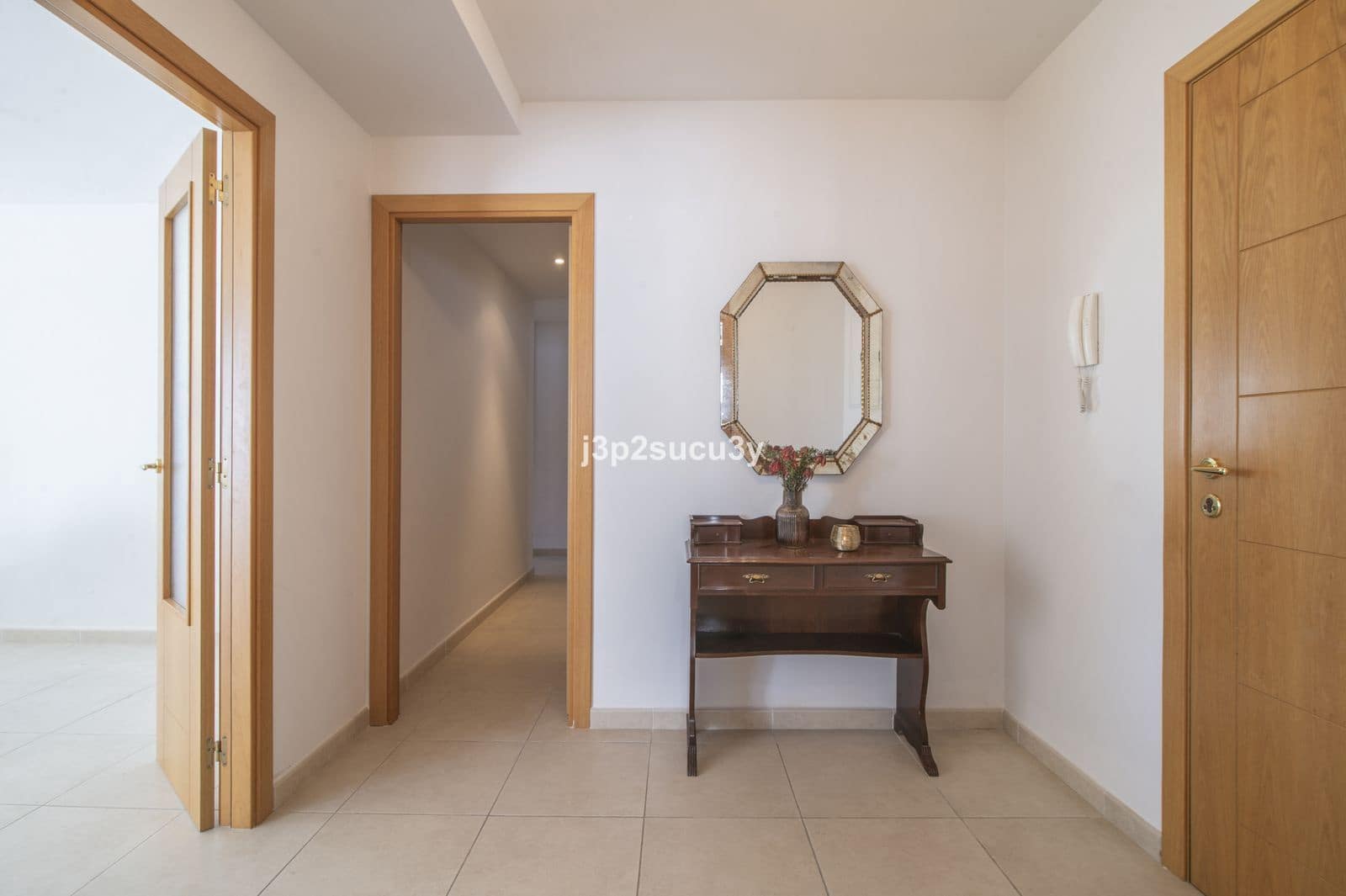 4 bedroom Apartment for sale in Nueva Andalucia - € 450,000 (Ref: 9894629)