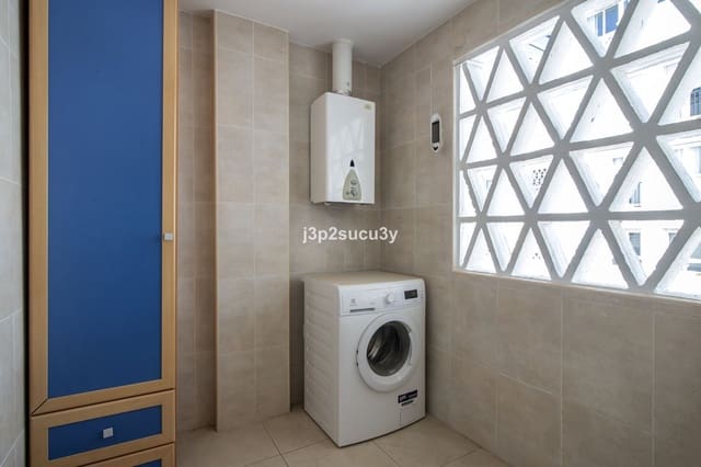 4 bedroom Apartment for sale in Nueva Andalucia, Marbella - € 450,000 (Ref: 9894629)