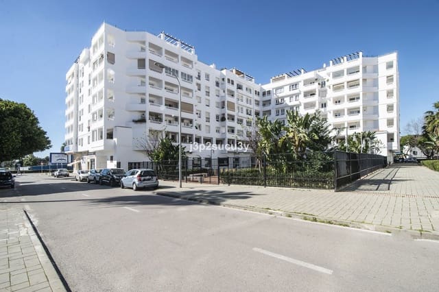 4 bedroom Apartment for sale in Nueva Andalucia, Marbella - € 450,000 (Ref: 9894629)