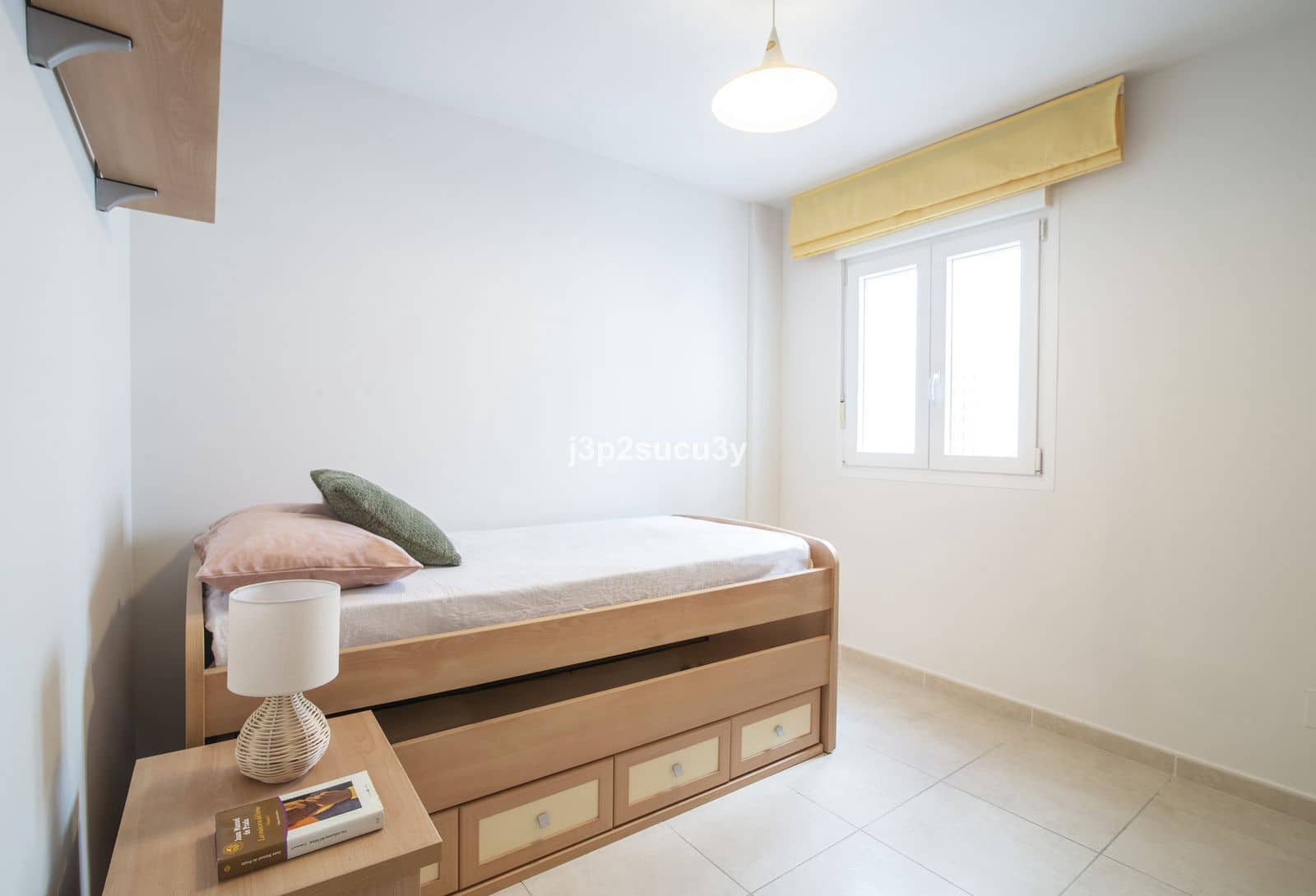 4 bedroom Apartment for sale in Nueva Andalucia - € 450,000 (Ref: 9894629)