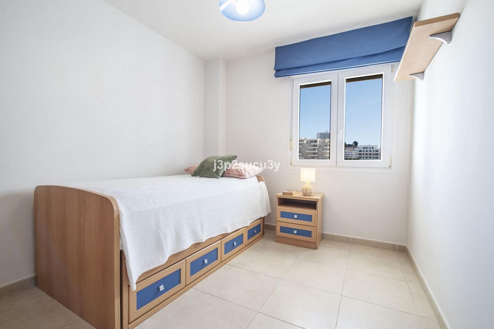 4 bedroom Apartment for sale in Nueva Andalucia - € 450,000 (Ref: 9894629)