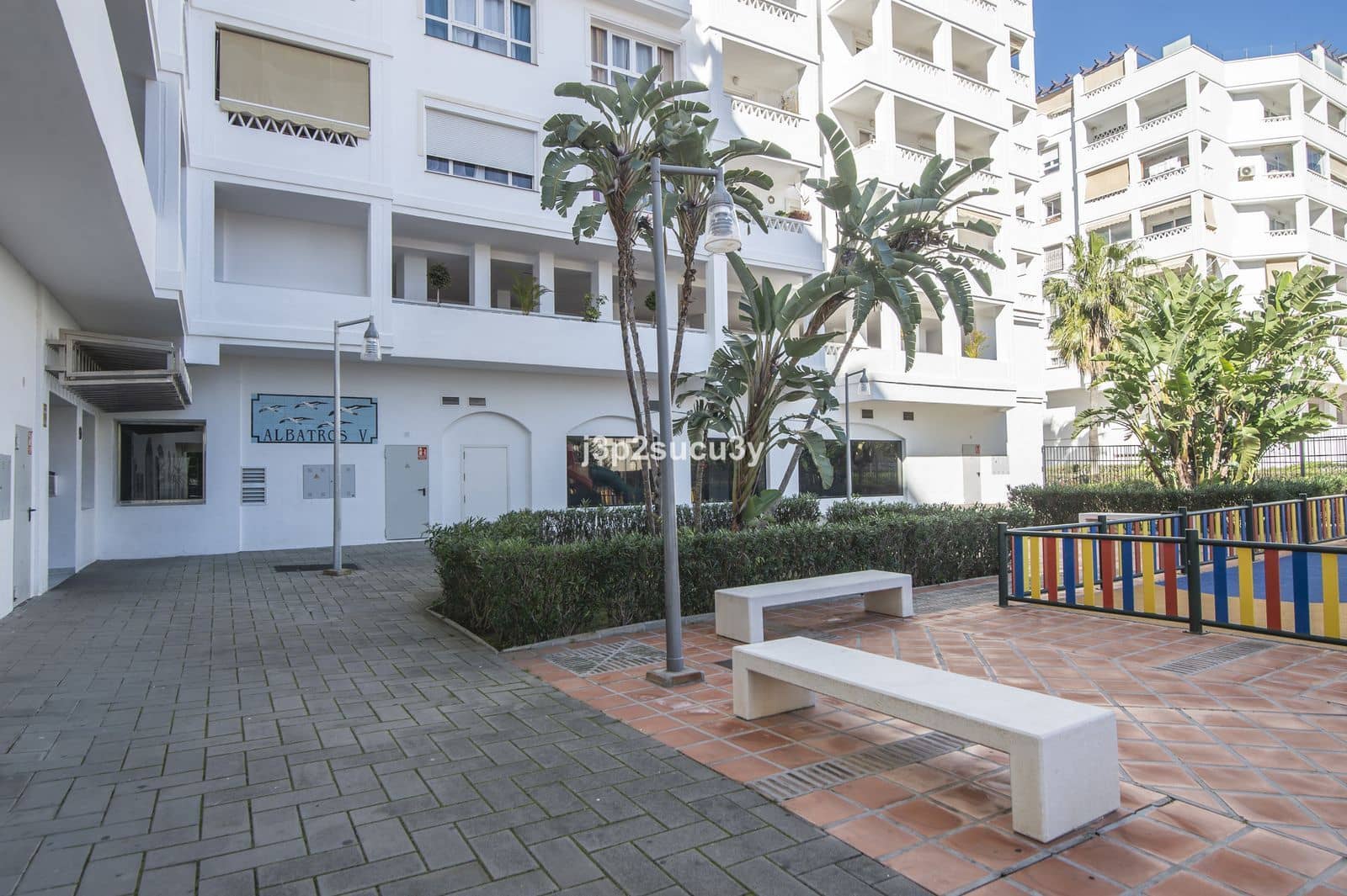 4 bedroom Apartment for sale in Nueva Andalucia - € 450,000 (Ref: 9894629)