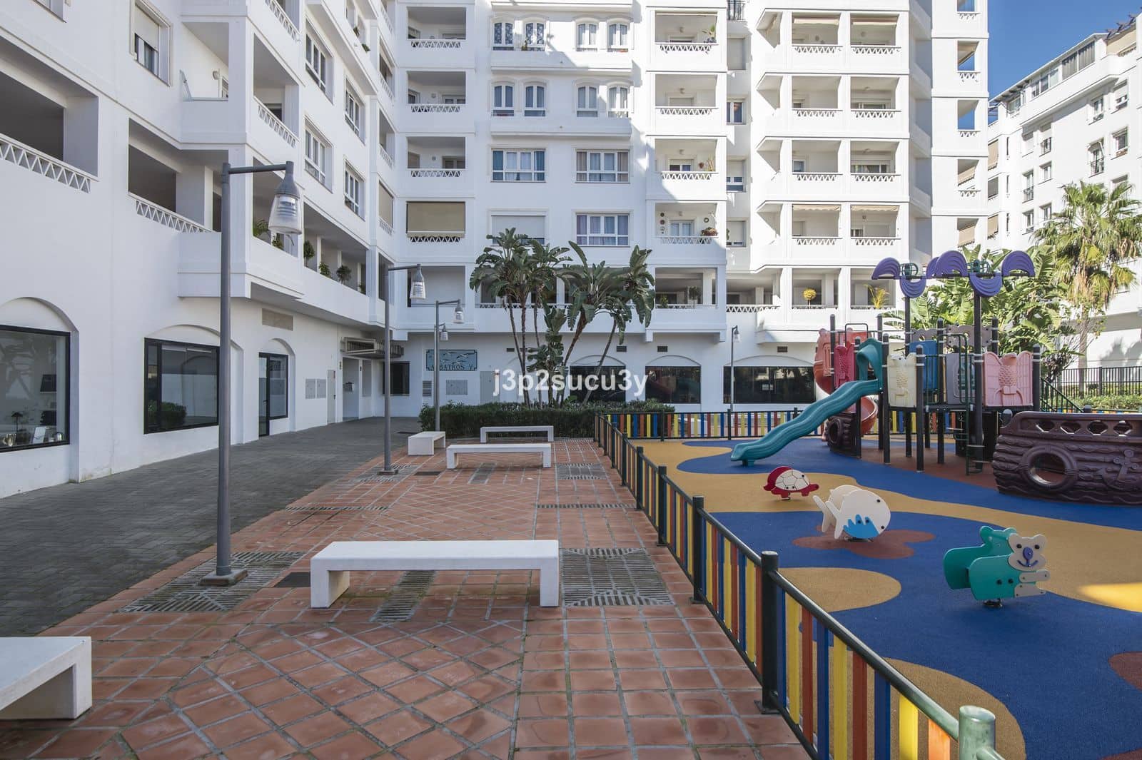 4 bedroom Apartment for sale in Nueva Andalucia - € 450,000 (Ref: 9894629)