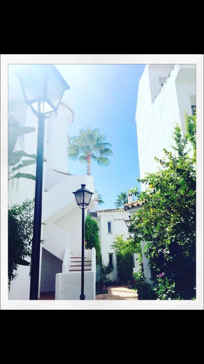 2 slaapkamer Appartement te koop in Nueva Andalucia - € 495.000 (Ref: 9894630)