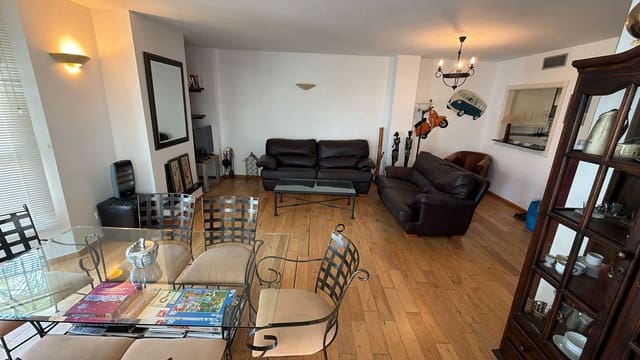 2 slaapkamer Appartement te koop in Nueva Andalucia, Marbella - € 495.000 (Ref: 9894630)