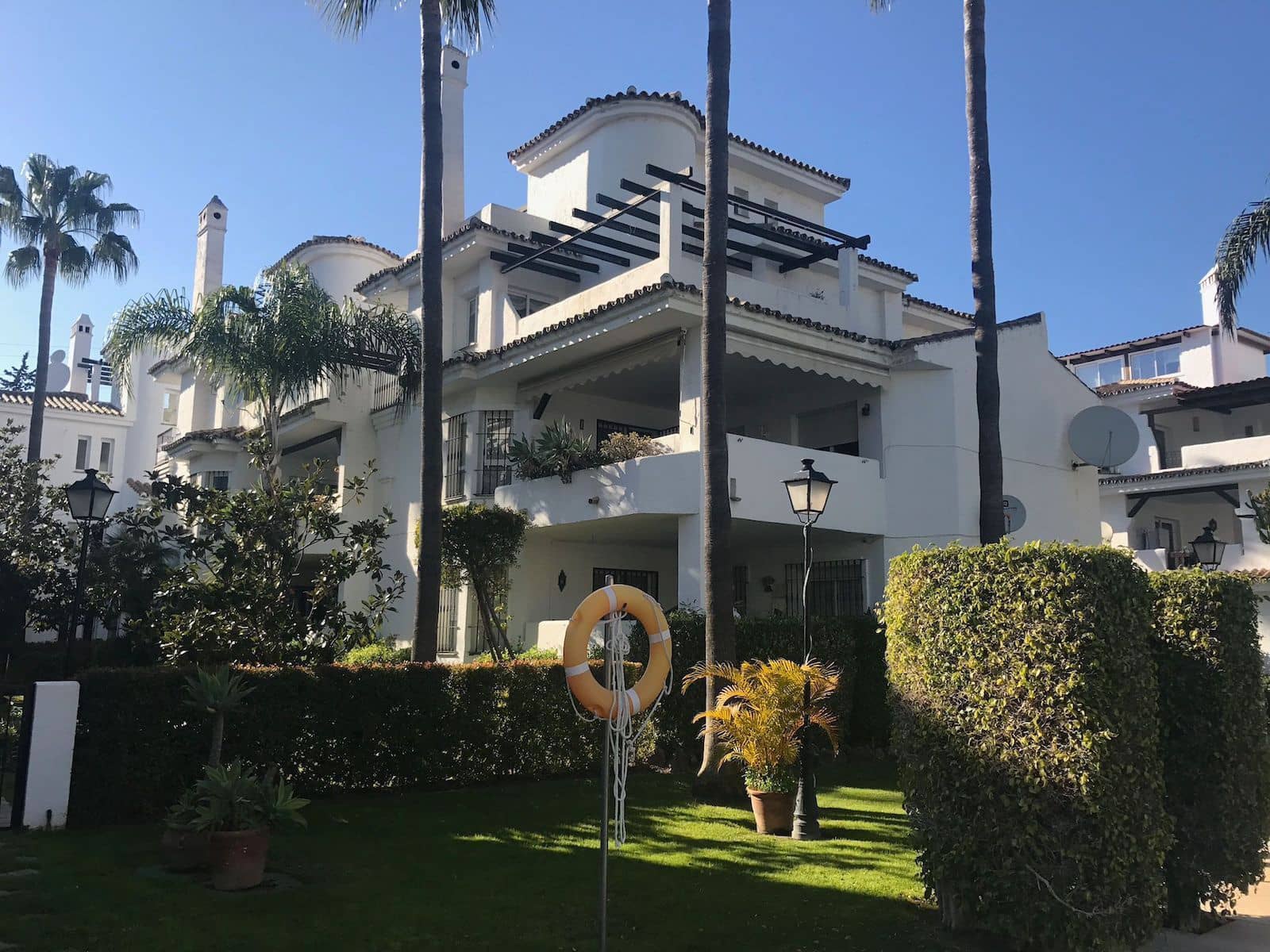 2 slaapkamer Appartement te koop in Nueva Andalucia - € 495.000 (Ref: 9894630)