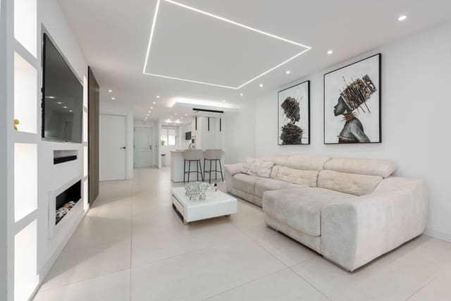 4 soveværelse Lejlighed til salg i Benalmadena Costa, Benalmádena - € 590.000 (Ref: 9894632)