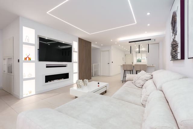 4 soveværelse Lejlighed til salg i Benalmadena Costa, Benalmádena - € 590.000 (Ref: 9894632)