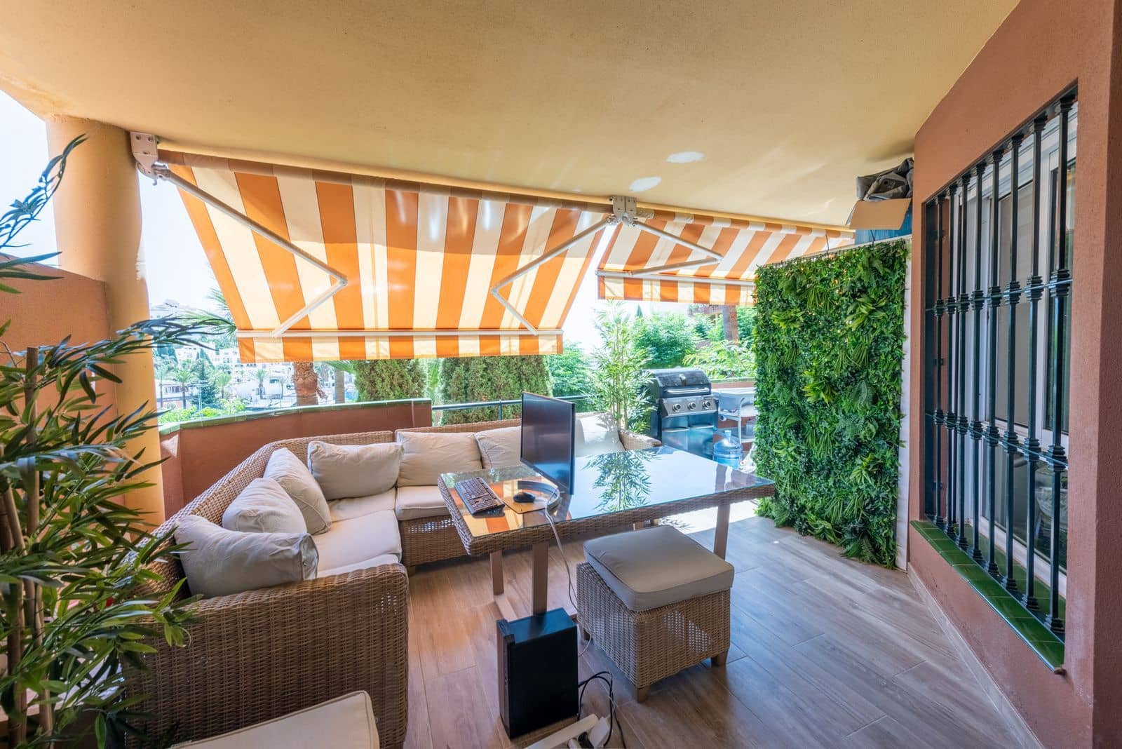 4 soveværelse Lejlighed til salg i Benalmadena Costa - € 590.000 (Ref: 9894632)