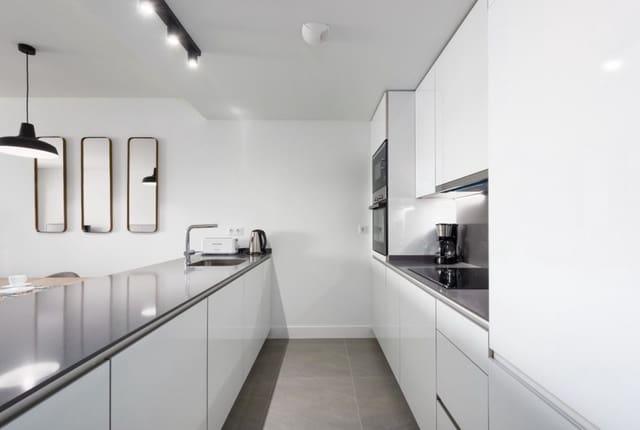 2 makuuhuone Huoneisto myytävänä paikassa Manilva - 415 000 € (Ref: 9894633)