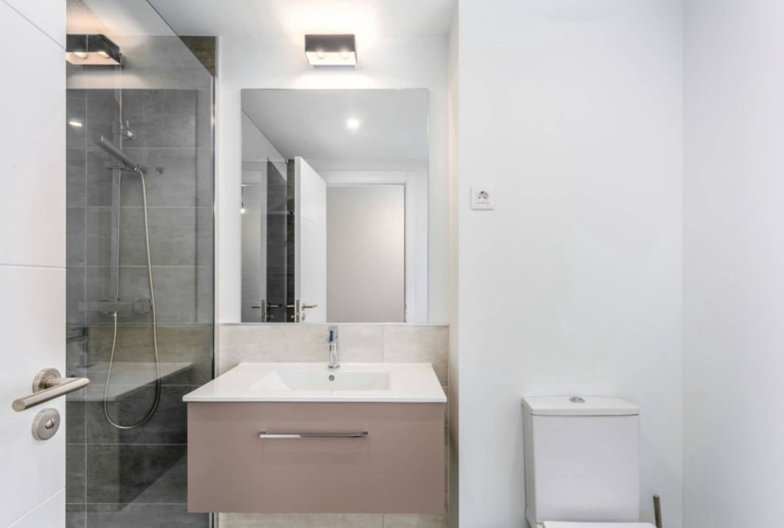 2 makuuhuone Huoneisto myytävänä paikassa Manilva - 415 000 € (Ref: 9894633)