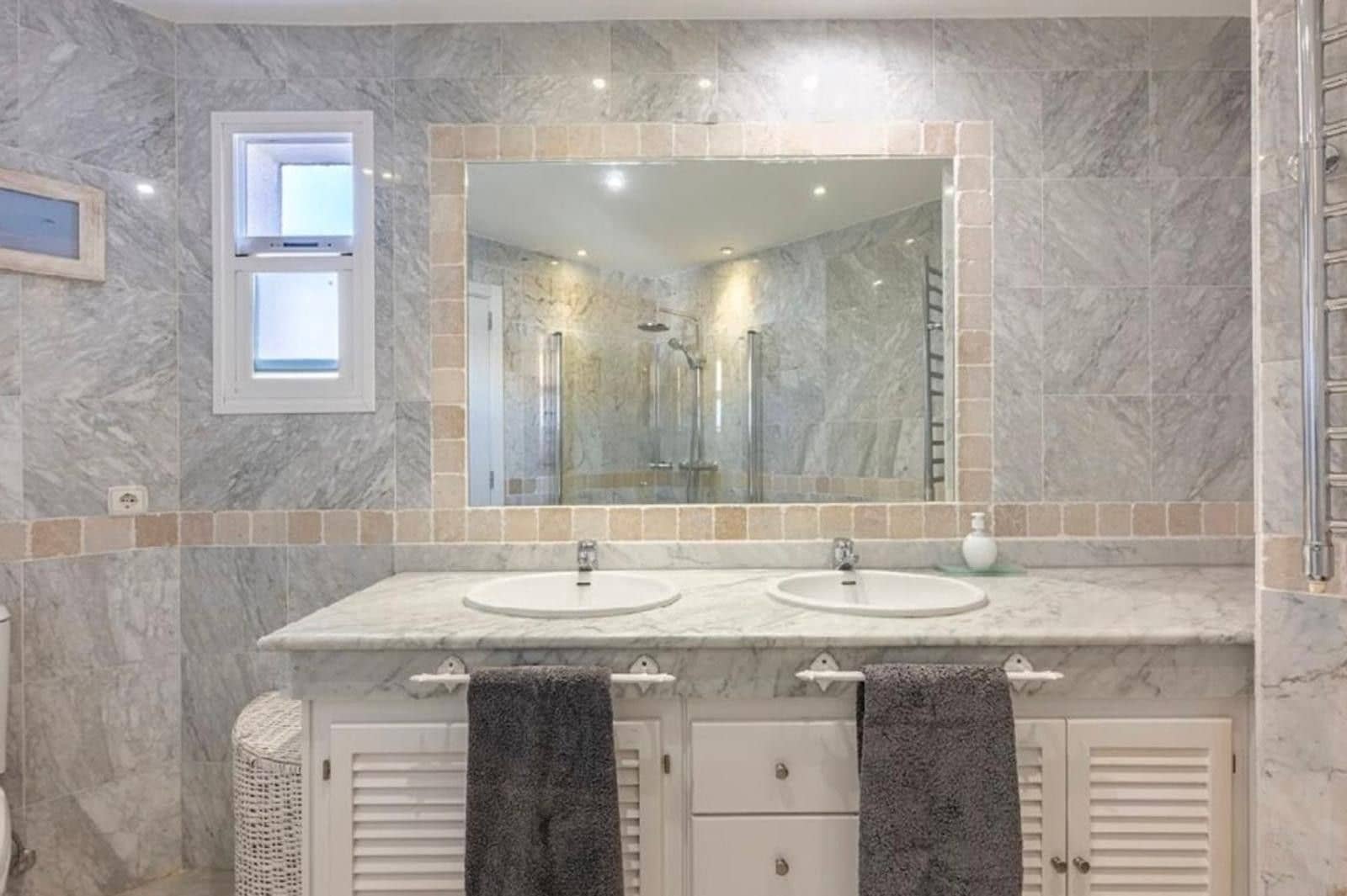 4 bedroom Apartment for sale in Bahia de Marbella - € 1,350,000 (Ref: 9894634)