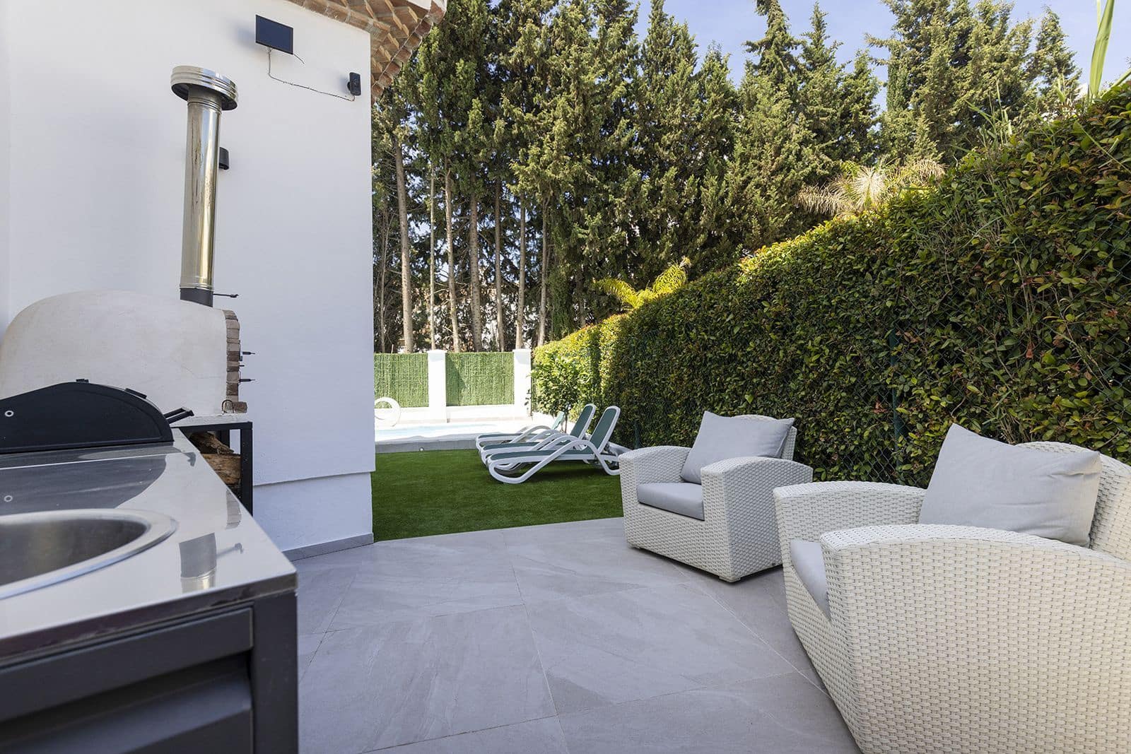 5 soverom Kjedet enebolig til salgs i Estepona - € 1 649 000 (Ref: 9894639)