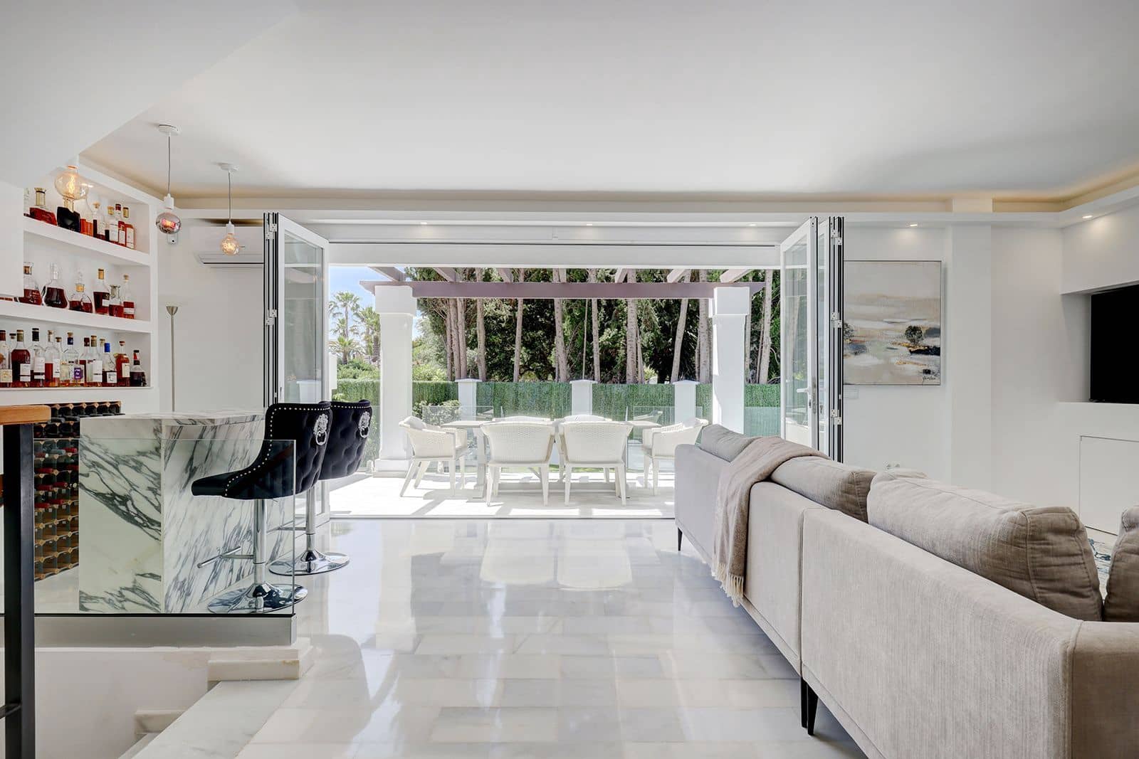 5 soverom Kjedet enebolig til salgs i Estepona - € 1 649 000 (Ref: 9894639)