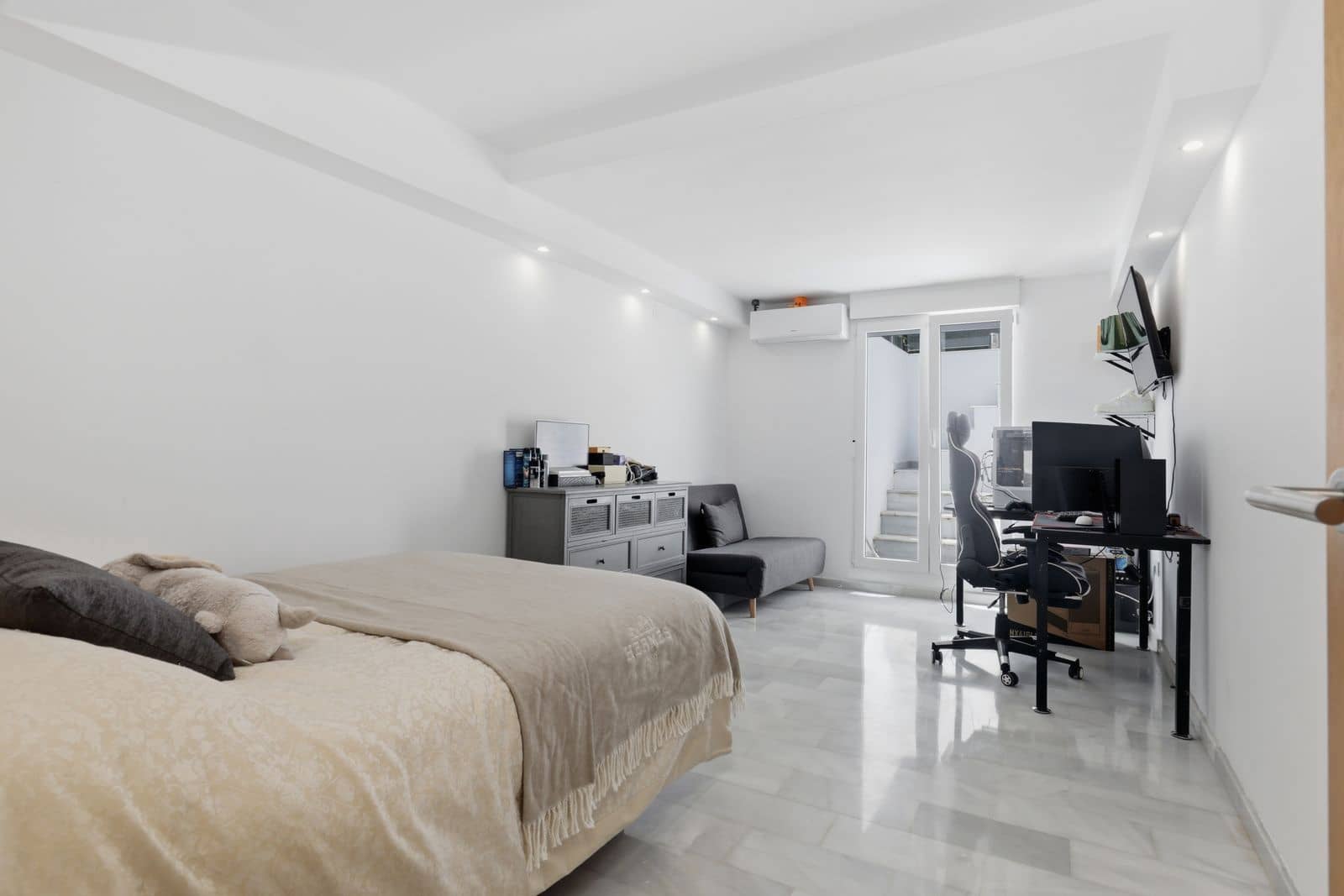 5 soverom Kjedet enebolig til salgs i Estepona - € 1 649 000 (Ref: 9894639)