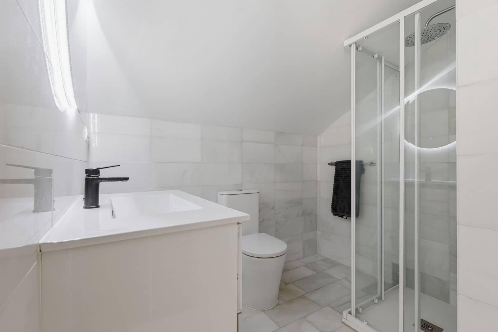 5 soverom Kjedet enebolig til salgs i Estepona - € 1 649 000 (Ref: 9894639)