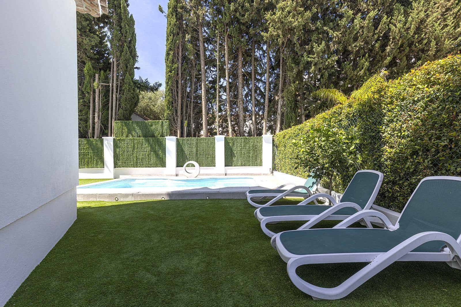 5 soverom Kjedet enebolig til salgs i Estepona - € 1 649 000 (Ref: 9894639)