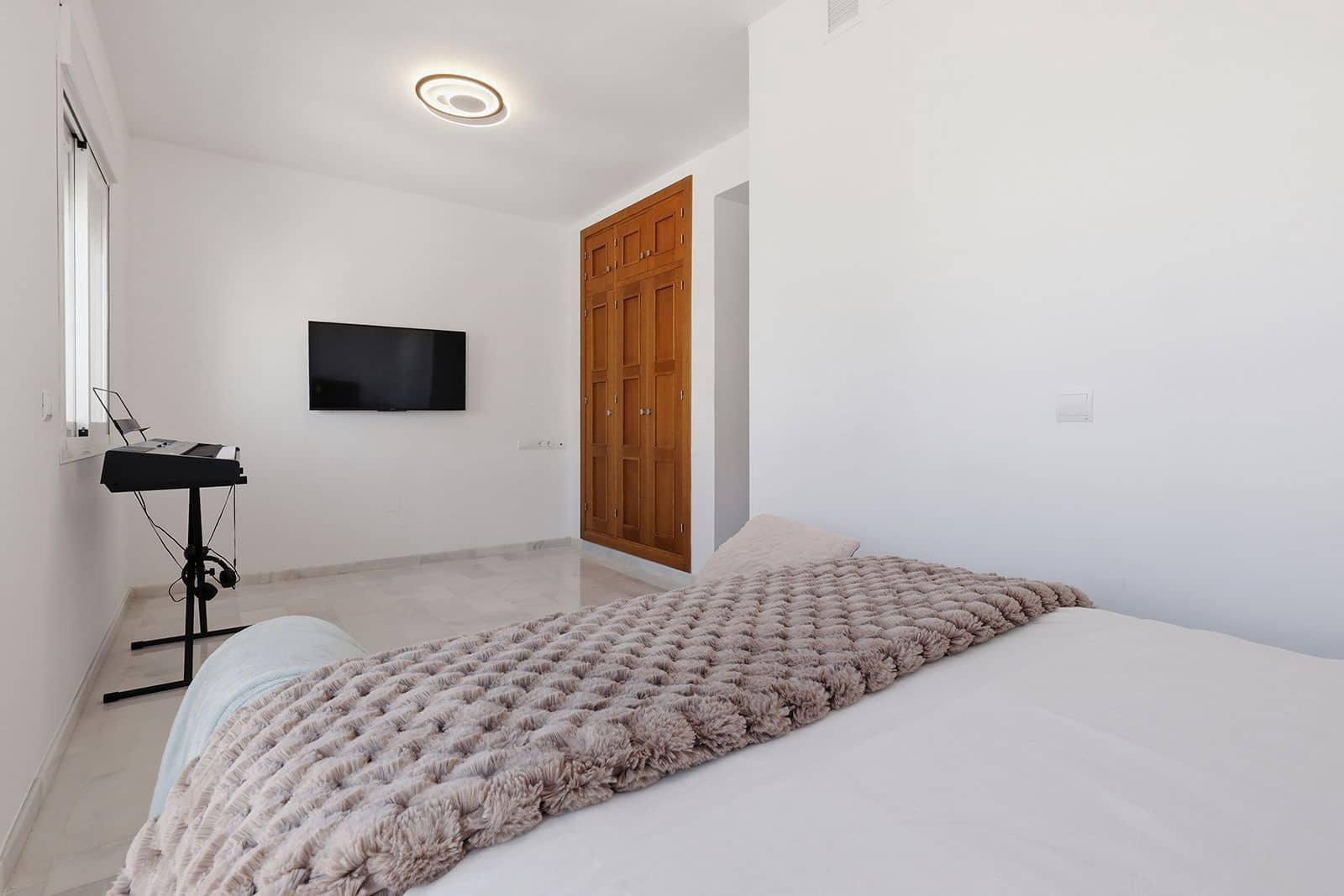 5 soverom Kjedet enebolig til salgs i Estepona - € 1 649 000 (Ref: 9894639)