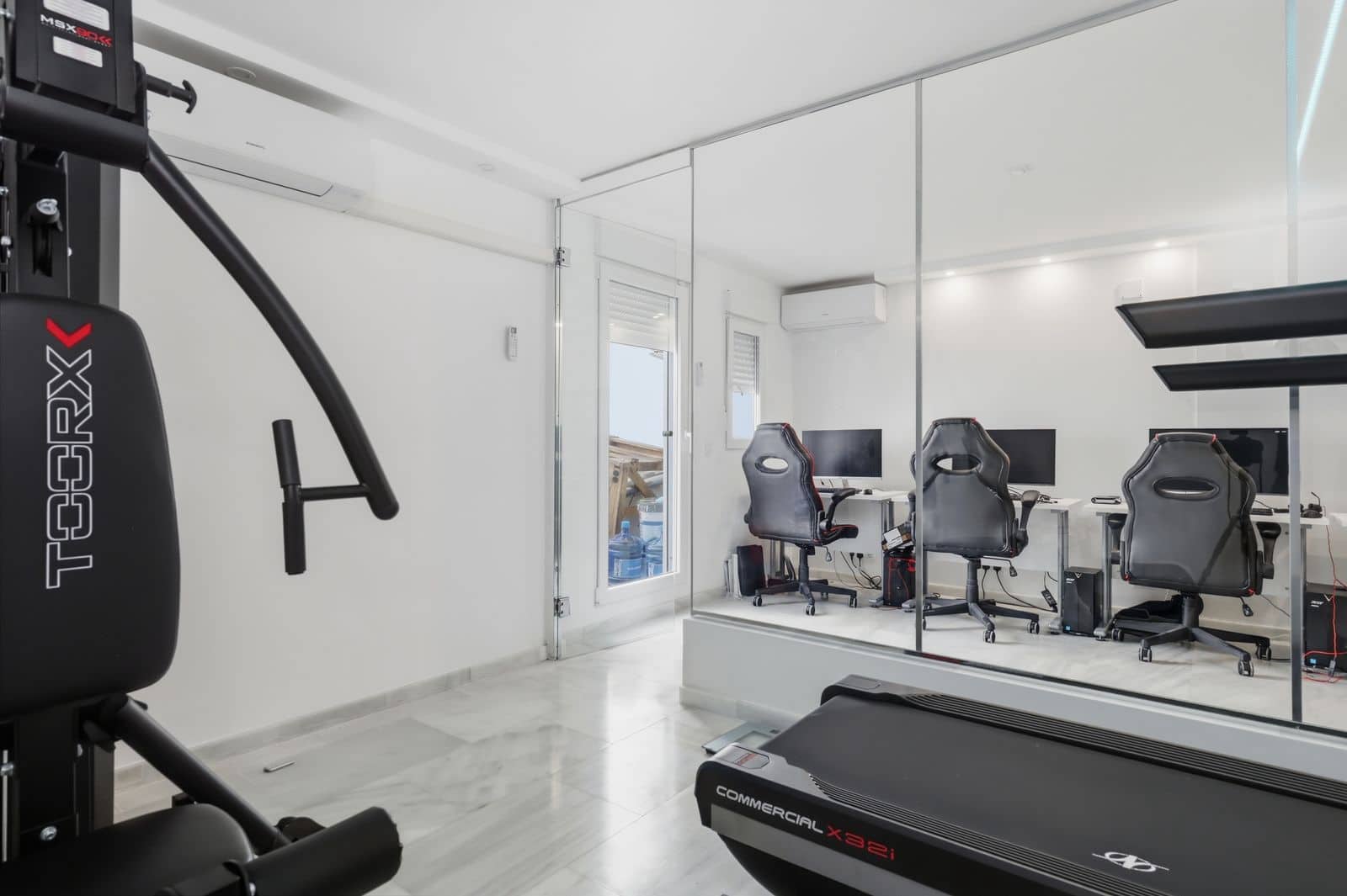 5 soverom Kjedet enebolig til salgs i Estepona - € 1 649 000 (Ref: 9894639)