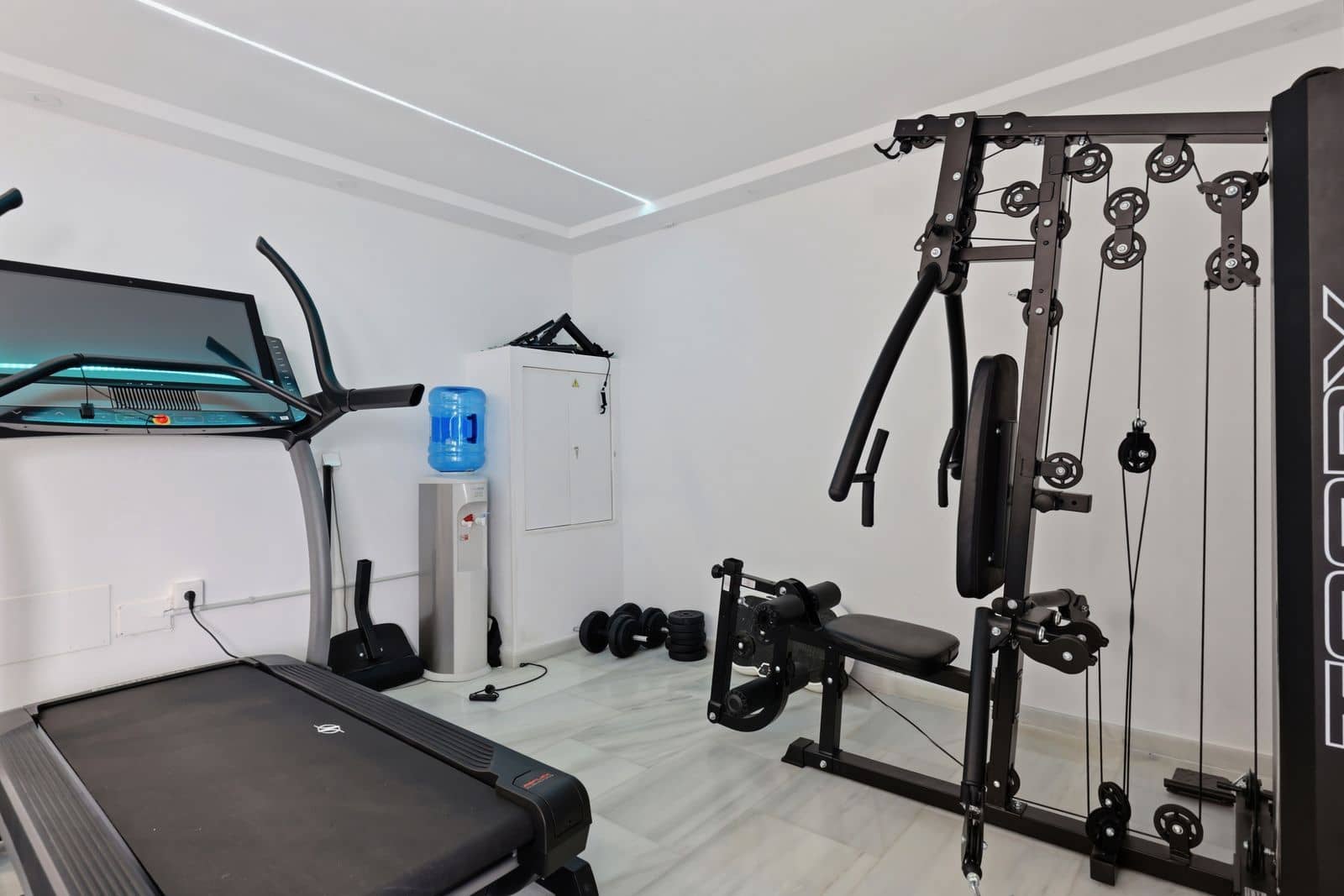 5 soverom Kjedet enebolig til salgs i Estepona - € 1 649 000 (Ref: 9894639)