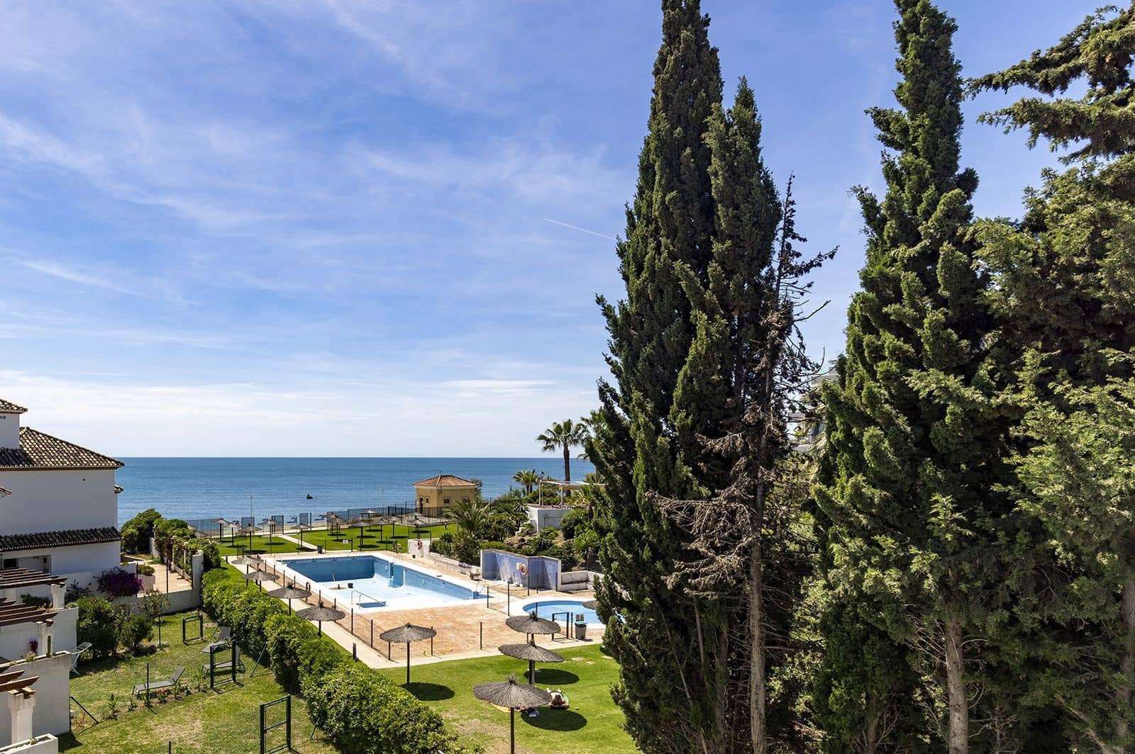 5 soverom Kjedet enebolig til salgs i Estepona - € 1 649 000 (Ref: 9894639)