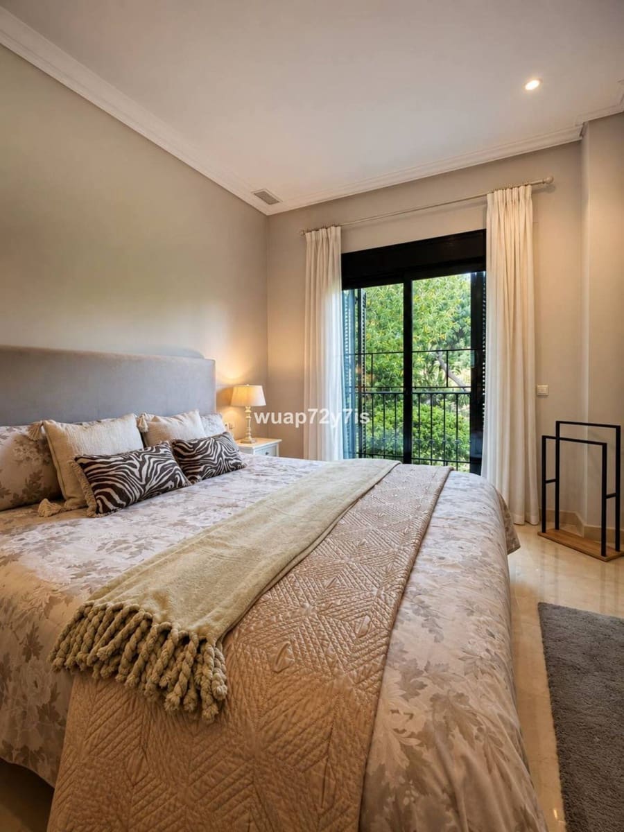 2 soveværelse Lejlighed til salg i Puerto Banus - € 895.000 (Ref: 9894642)