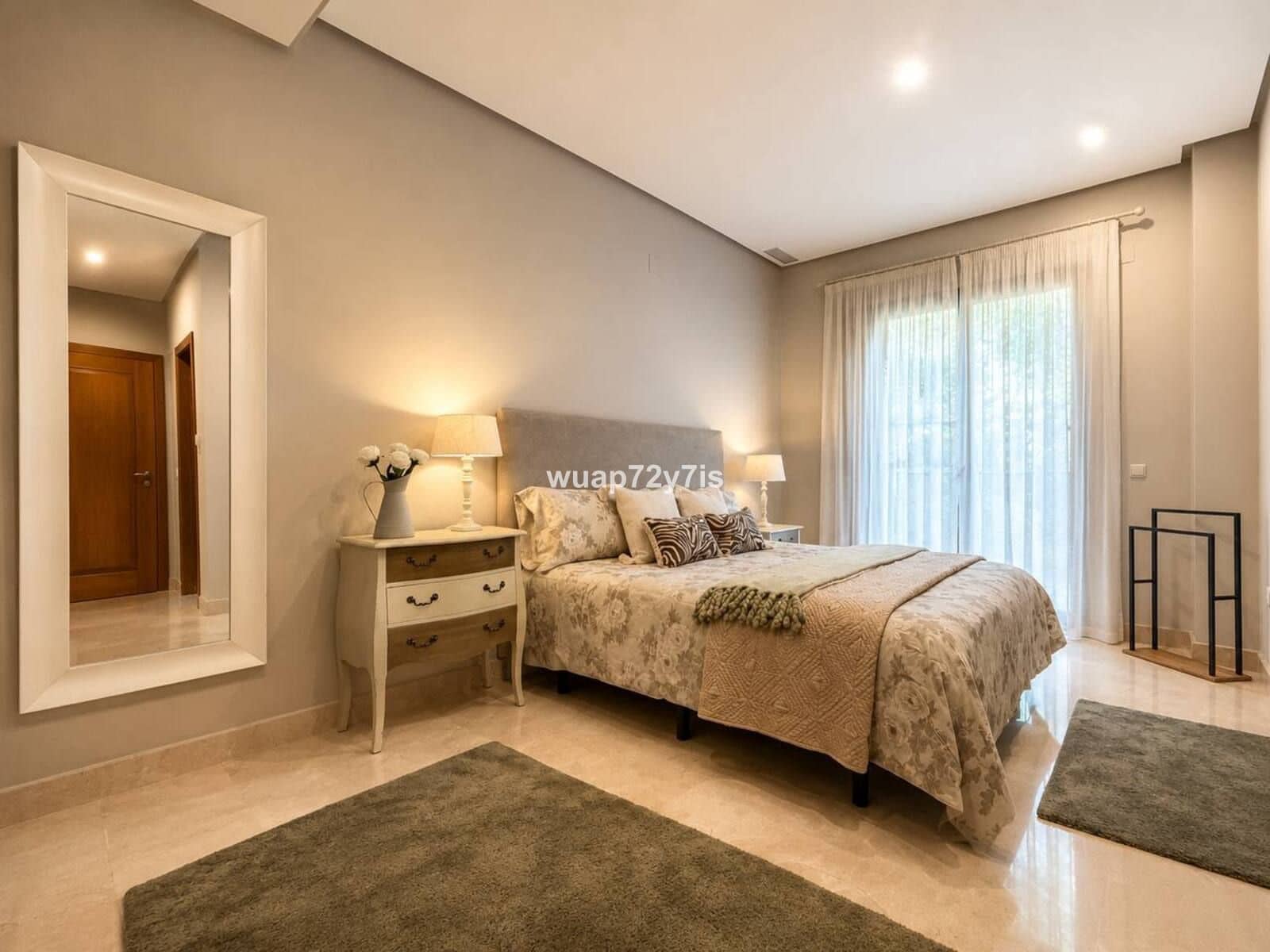 2 soveværelse Lejlighed til salg i Puerto Banus - € 895.000 (Ref: 9894642)