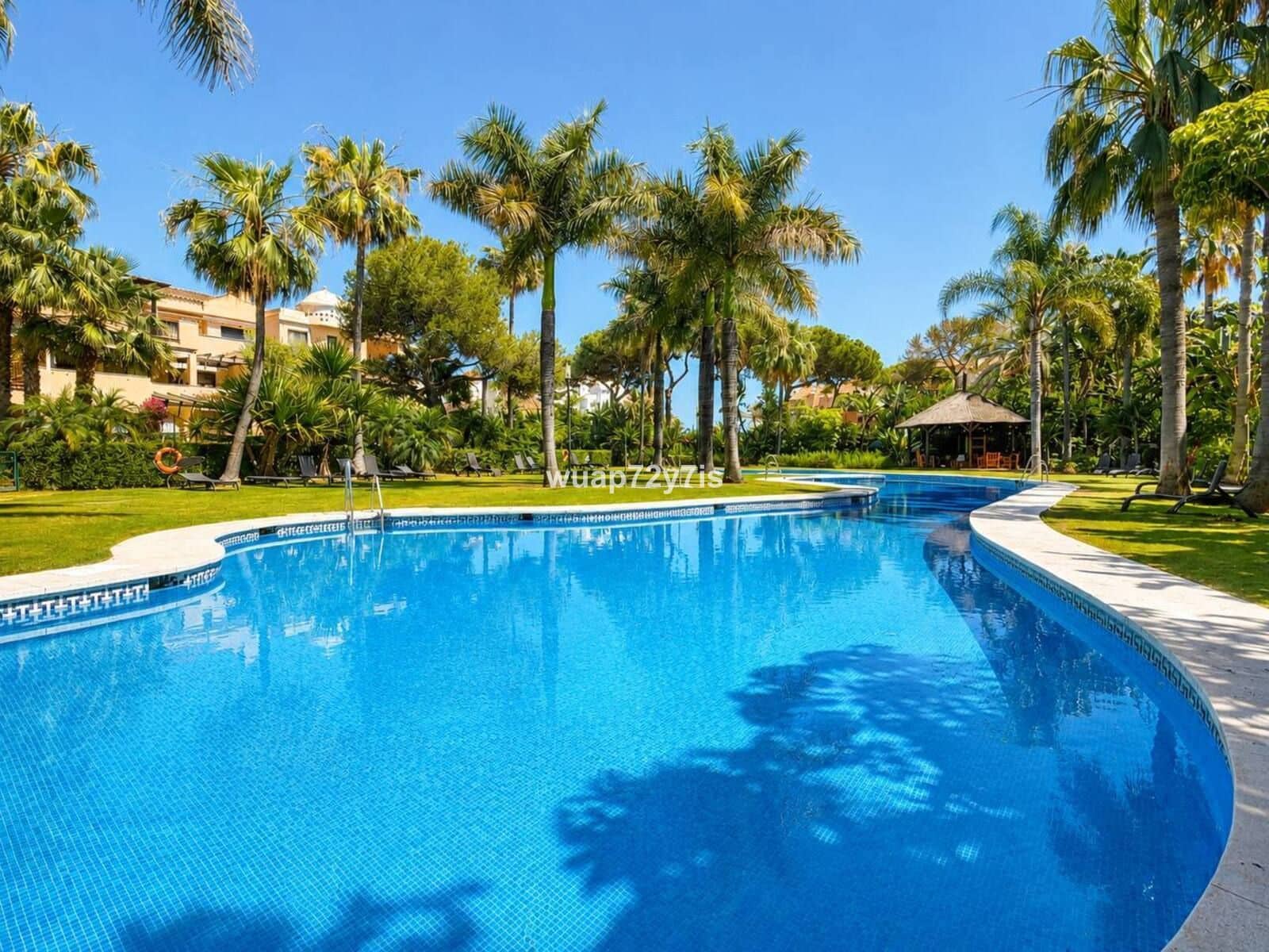 2 soveværelse Lejlighed til salg i Puerto Banus - € 895.000 (Ref: 9894642)