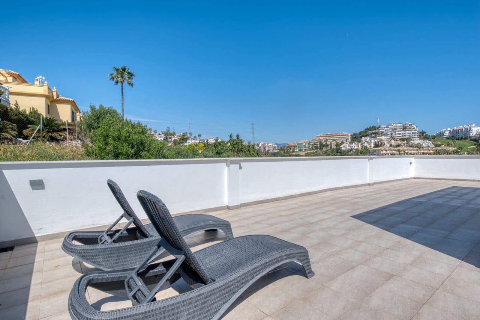 3 soveværelse Semi-Rækkehus til salg i Riviera del Sol - € 1.195.000 (Ref: 9894643)