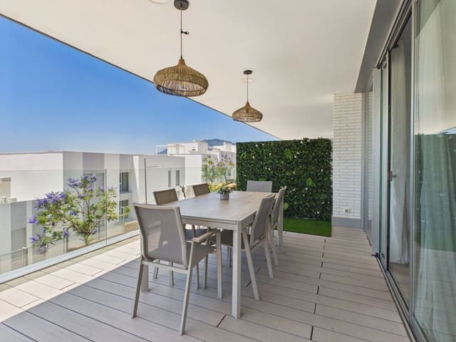 3 quarto Moradia Geminada para venda em Cancelada, Estepona - 695 000 € (Ref: 9894645)