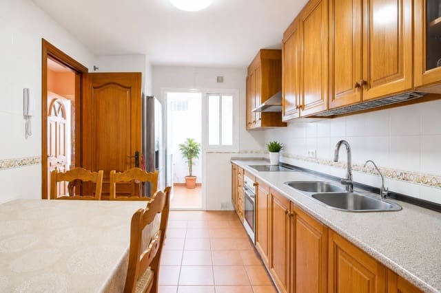 4 Zimmer Haus zu verkaufen in San Pedro de Alcantara, Marbella - 695.000 € (Ref: 9894646)