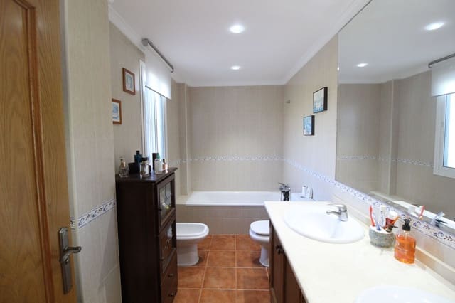 4 chambre Maison de Ville à vendre à Guadalmina Alta, Marbella - 730 000 € (Ref: 9894647)